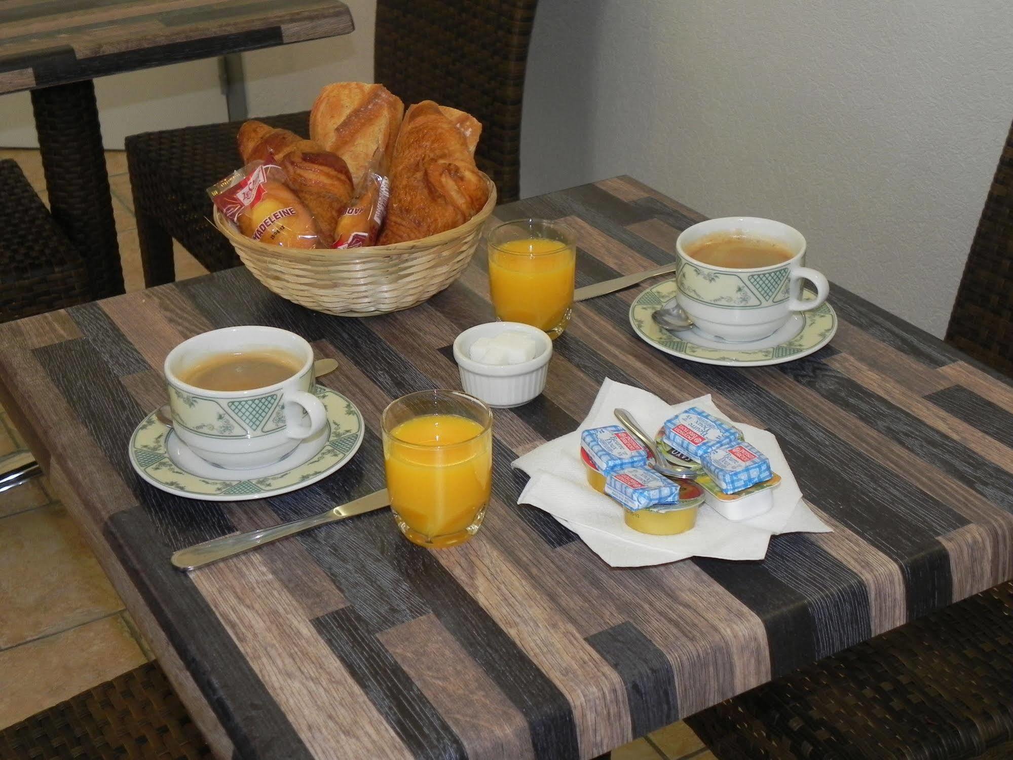 Magenta Hotel 2*